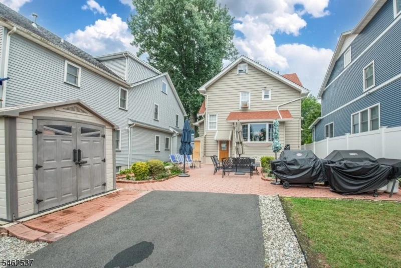 Photo of 359 Pennington Ave