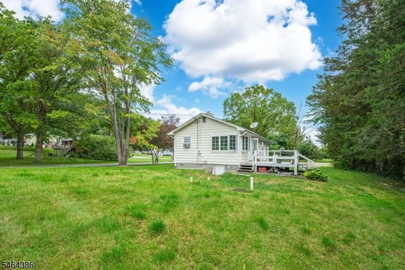 Photo of 4 Gilbert Dr