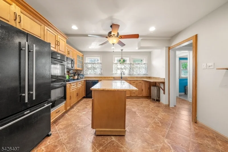 Photo of 192 Gregory Ave