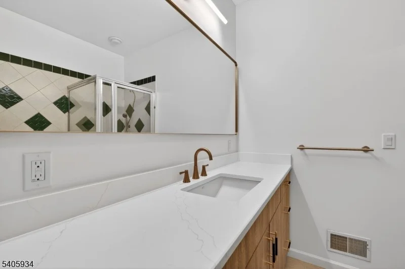 Photo of 8 Maple Cres Unit 12