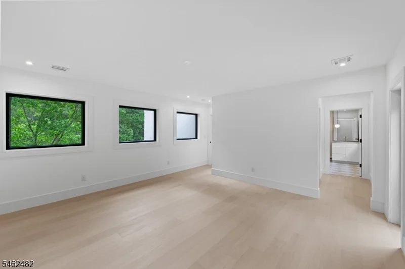 Photo of 809 West Shore Drive