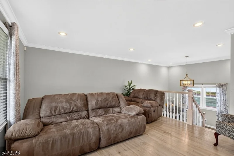 Photo of 2 Braemar Cir