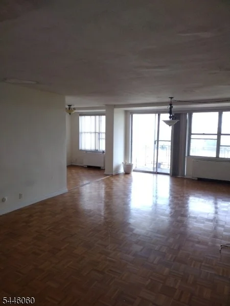 Photo of Unit 7E at 301 Beech St