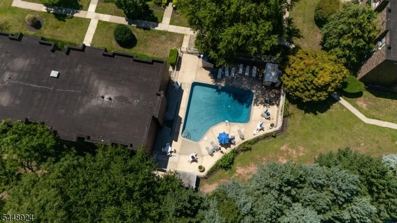 Photo of Unit E at 355 River Road