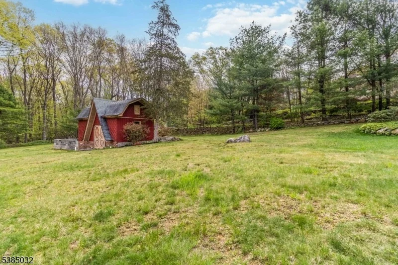 Photo of 6 Seabert Ln