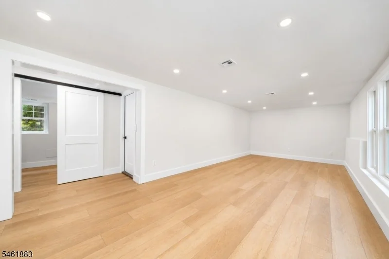 Photo of 157 Circle Dr
