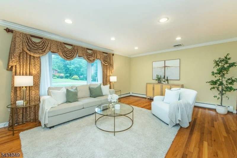 Photo of 27 Bogert Rd