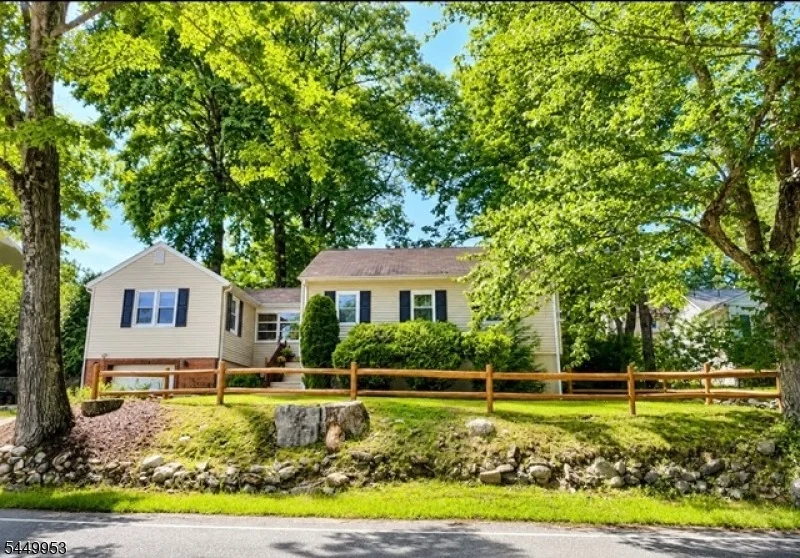 Photo of 501 Diamond Spring Rd