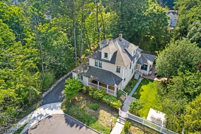 Photo of 34 Orchard Sq