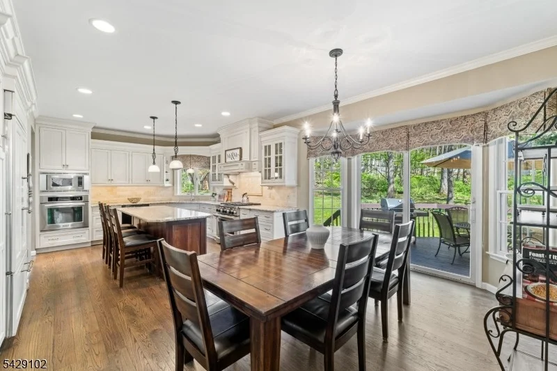 Photo of 16 Yorkshire Dr