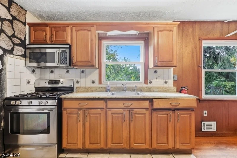 Photo of 115 Parkside Rd