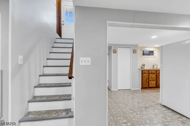 Photo of 465 Ellen St