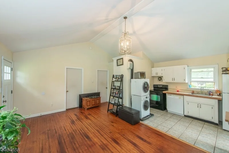 Photo of 4 Gilbert Dr