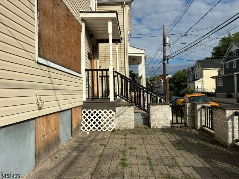 Photo of 145 Ward St