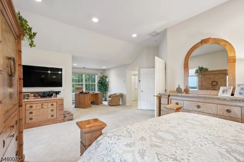 Photo of 16 Apple Ln