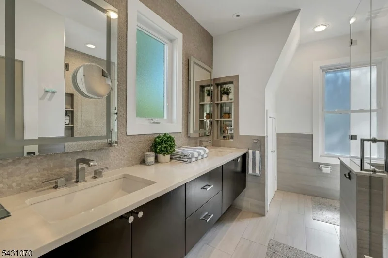 Photo of 18 Gardiner Pl