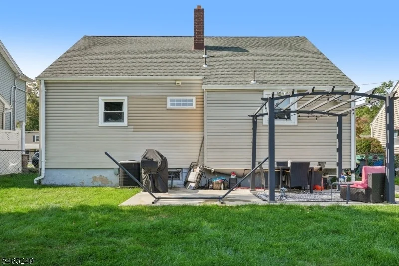 Photo of 17 Bryant Ave