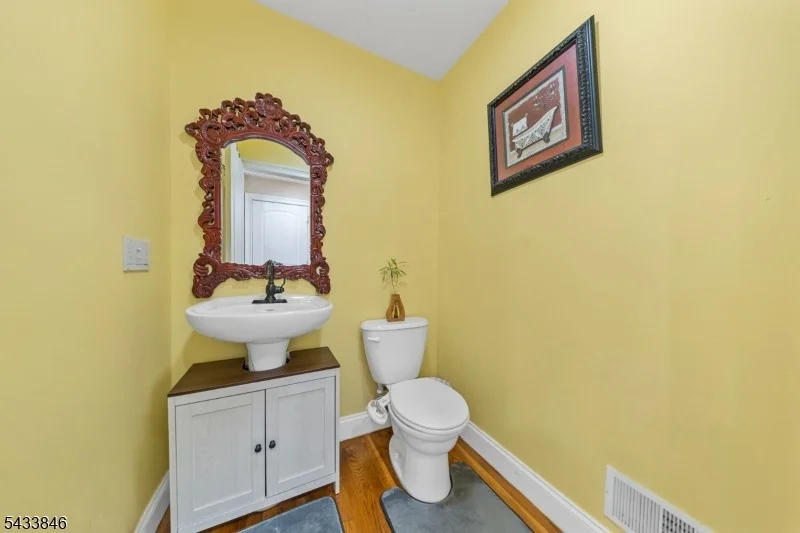 Photo of 418 Oak St