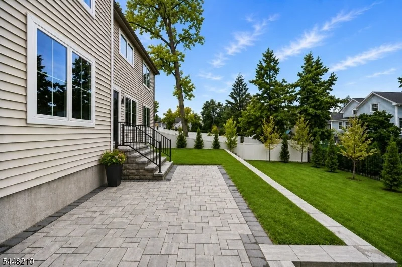 Photo of 936 Beverly Dr