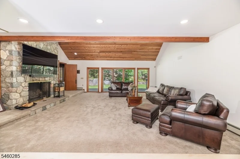 Photo of 33 Radcliffe Dr