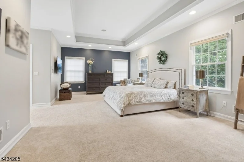 Photo of 5 Chesterfield Dr