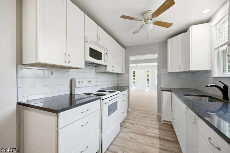 Photo of 82 Fairview Dr