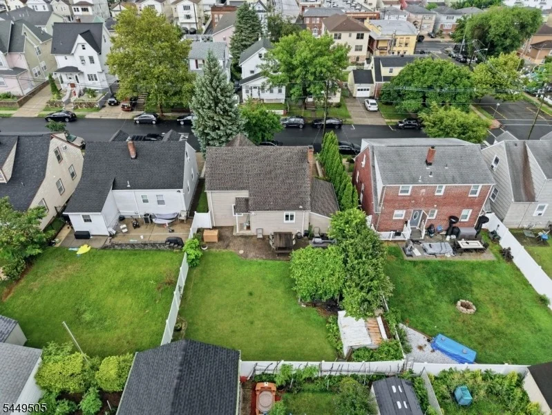 Photo of 647 Devon St