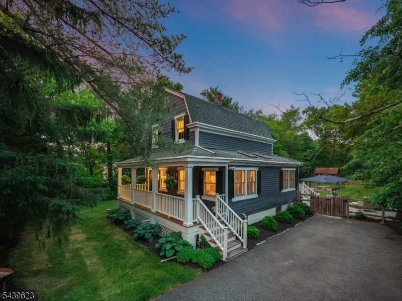 Photo of 413 Mountain Ave