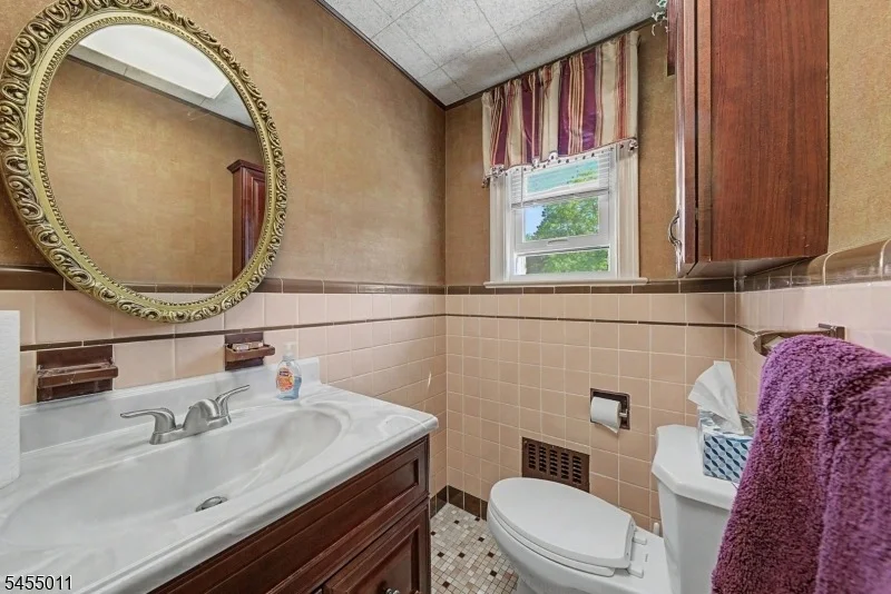 Photo of 98 Wiltop Rd