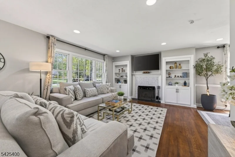 Photo of 28 Spring Ridge Dr