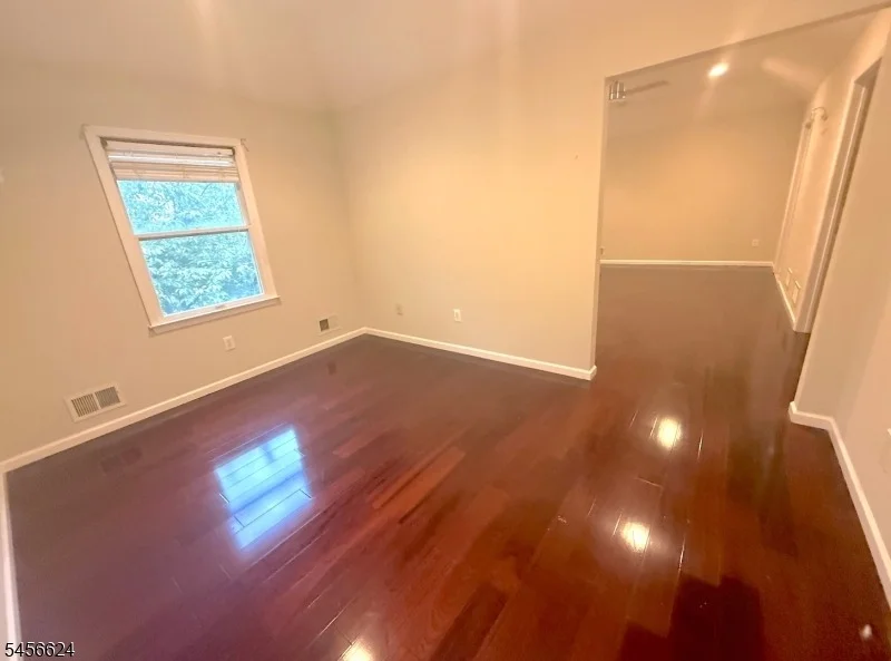 Photo of 33 Mcguire Dr