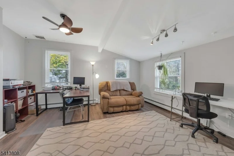 Photo of 39 Delaware Rd