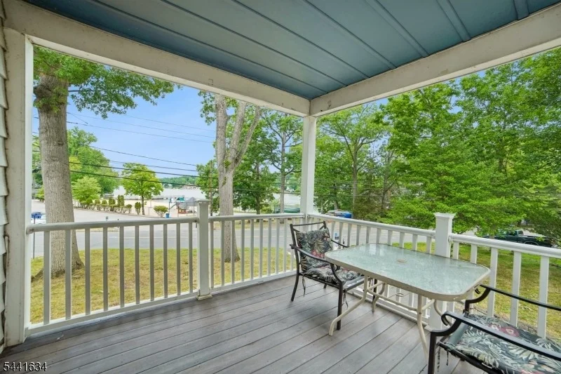 Photo of 72 Lake Dr East
