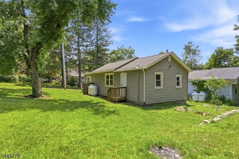 Photo of 82 Fairview Dr