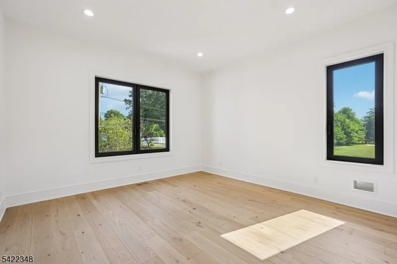 Photo of 51 Herfort Rd