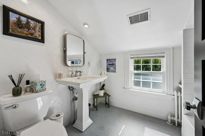 Photo of 1400 Orchard Rd