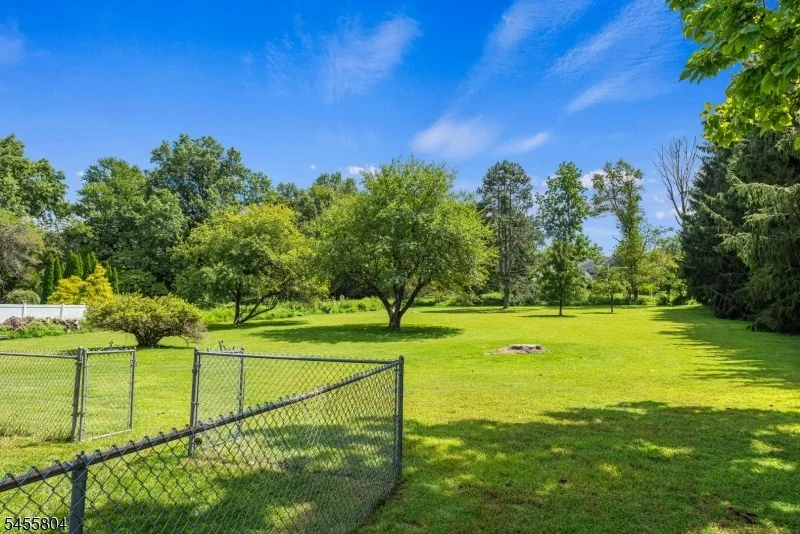 Photo of 39 Cornhollow Rd