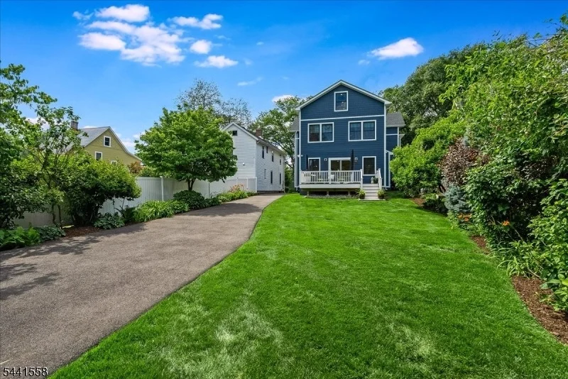Photo of 27 Montclair Ave
