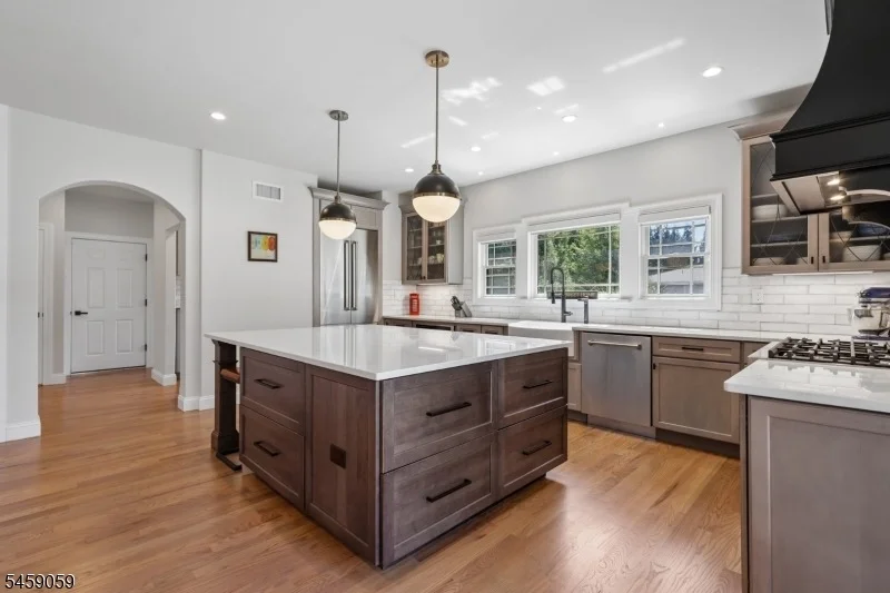 Photo of 231 Mountain Ave