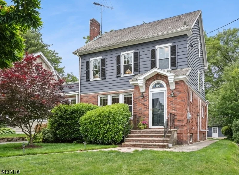 Photo of 108 Oakview Ave