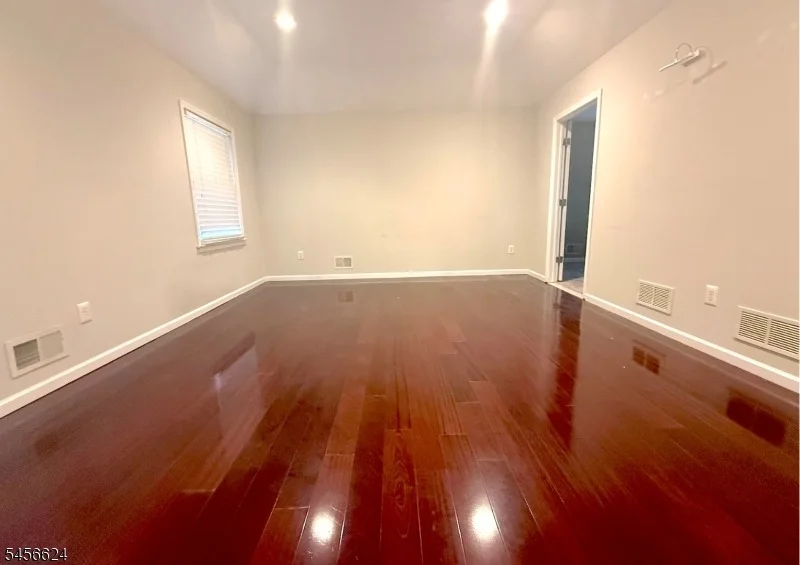 Photo of 33 Mcguire Dr