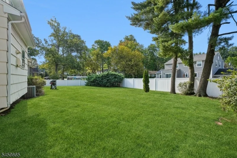 Photo of 25 MANCHESTER DRIVE