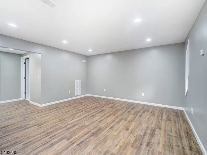 Photo of 17 Lock St