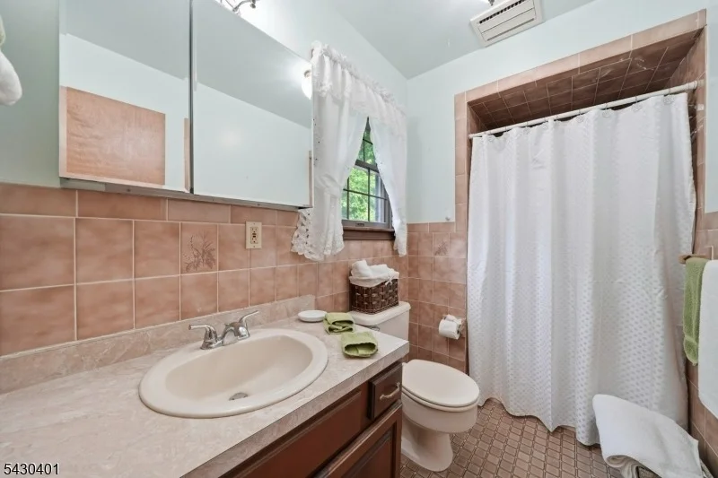Photo of 621 Bloomfield Ave