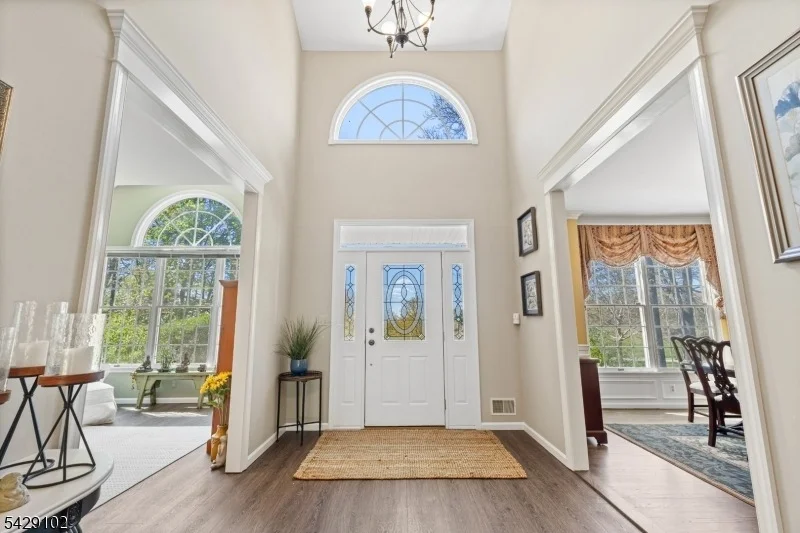 Photo of 16 Yorkshire Dr