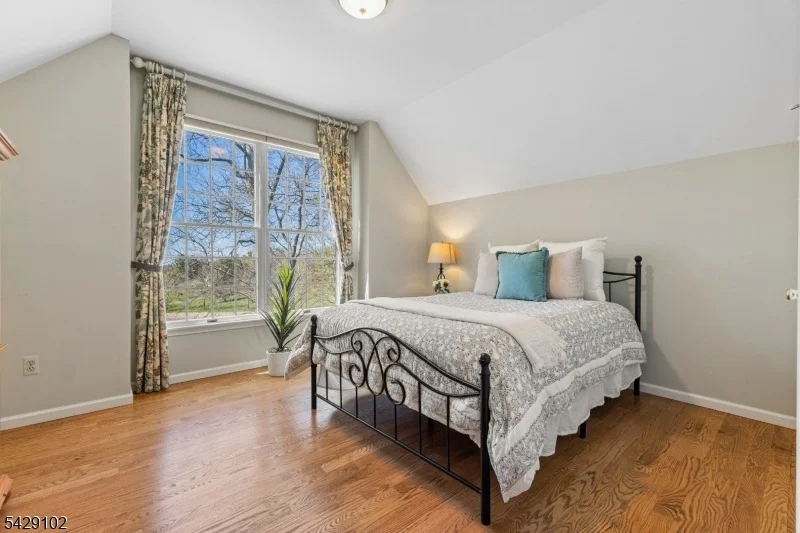 Photo of 16 Yorkshire Dr