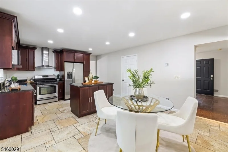 Photo of 45 Holyoke Rd