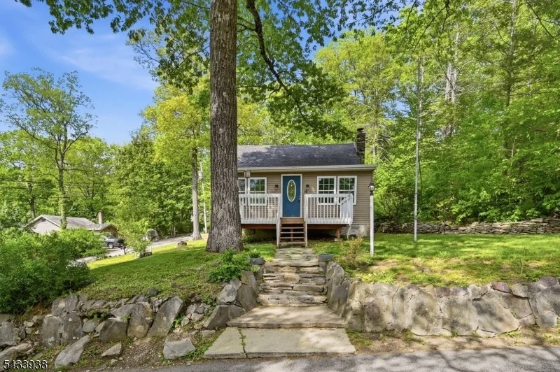 Photo of 16 Morsemere Rd