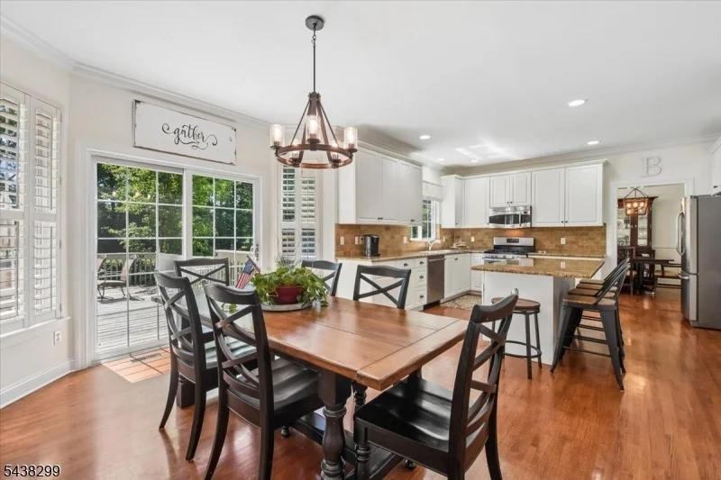 Photo of 7 Donna Ln