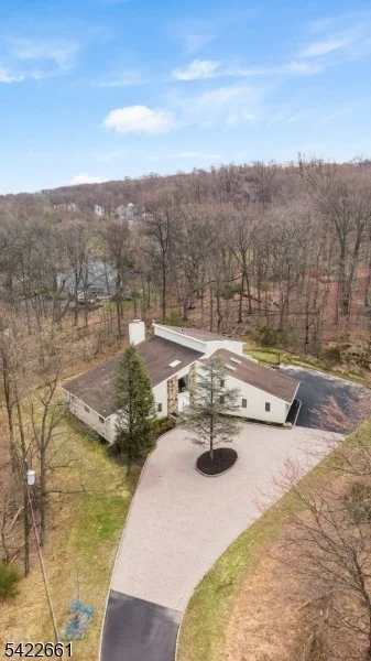 Photo of 586 Stangle Rd